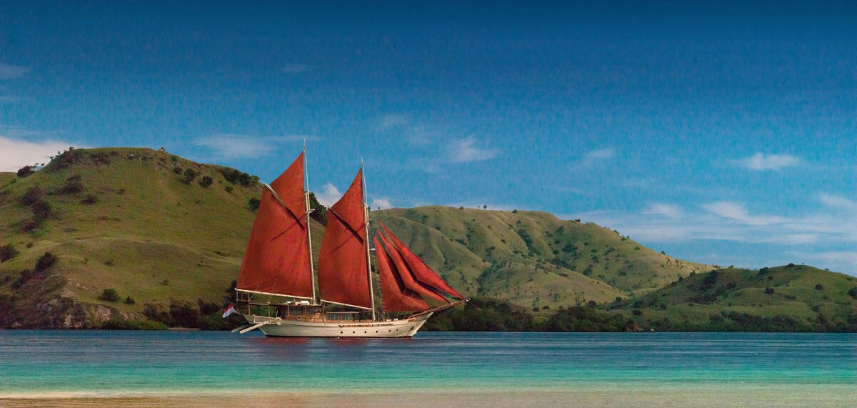 Embark on Luxurious Yacht Voyage on Labuan Bajo Trip