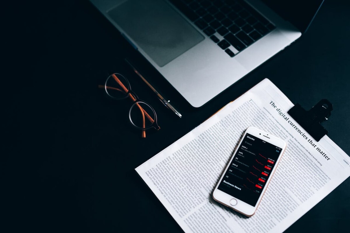 How Mortgage Brokers Help You Save on Home Loan Costs